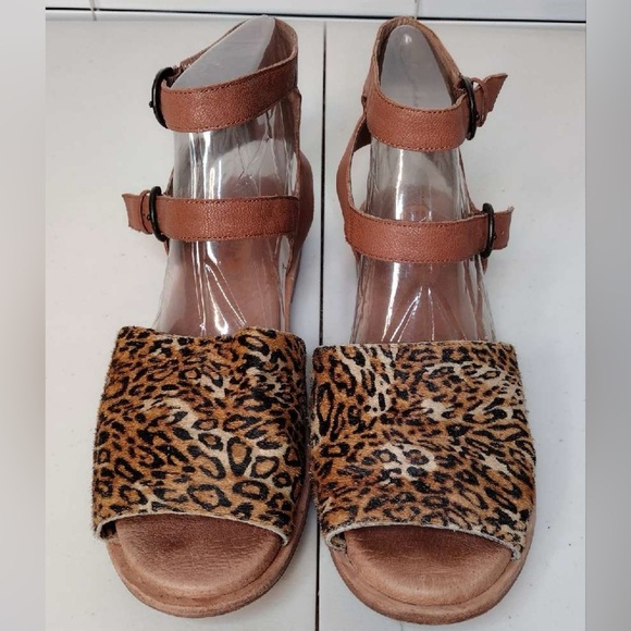 Anthropologie Gee WaWa Boho Calf Hair Leopard Print Gladiator Ankle Sandals - Picture 3 of 16